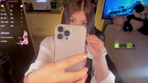 Snapshot of khionebesset chatting on February 14, 2:39 am Khi. online show from February 14, 2:39 am