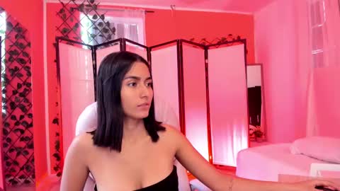 Snapshot of khloe_houston chatting on September 19, 1:32 pm Khloe online show from September 19, 1:32 pm