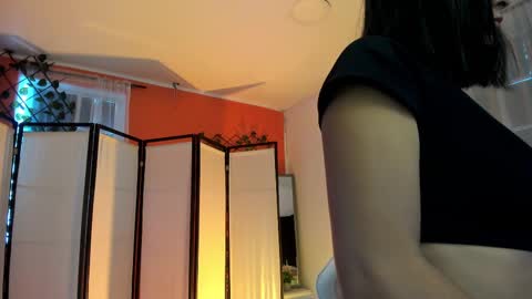 Snapshot of khloe_houston chatting on October 29, 1:15 pm Khloe online show from October 29, 1:15 pm