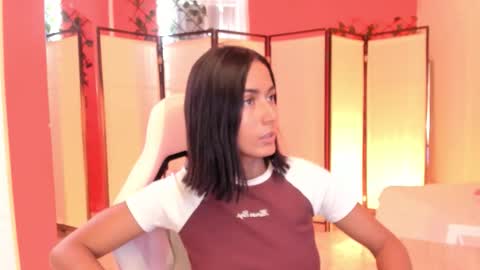 Khloe online show from November 18, 3:46 pm