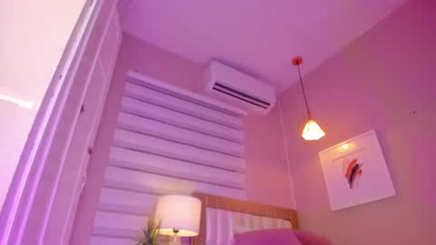 Snapshot of khloe_sweeet chatting on September 15, 11:40 am khloe_sweeet online show from September 15, 11:40 am