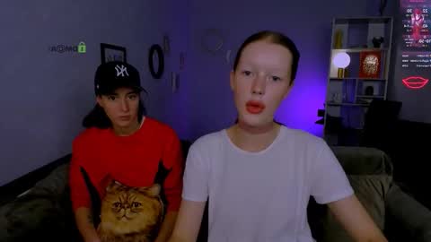 khloebeauty online show from October 9, 7:51 pm