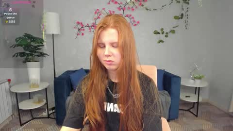 Snapshot of ki_wizz chatting on October 21, 3:10 am Ellie online show from October 21, 3:10 am