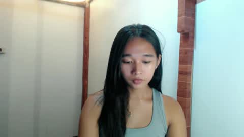Snapshot of kiara_bedisa143 chatting on March 6, 5:33 pm i love angel online show from March 6, 5:33 pm