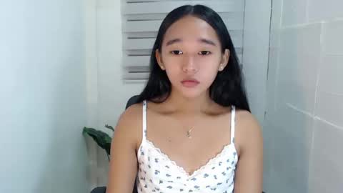 Snapshot of kiara_bedisa143 chatting on December 13, 2:10 am i love angel online show from December 13, 2:10 am