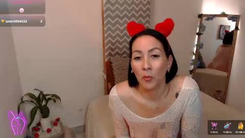 Snapshot of kiara_bermont chatting on September 19, 6:18 pm Kiara Bermont online show from September 19, 6:18 pm