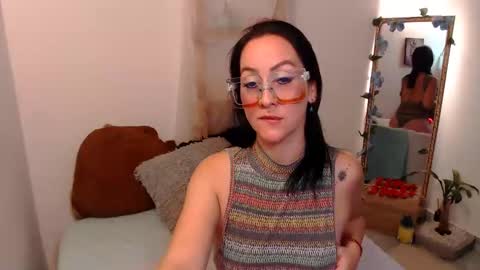Kiara Bermont online show from December 17, 7:59 pm