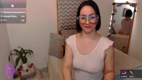 Snapshot of kiara_bermont chatting on September 27, 6:37 pm Kiara Bermont online show from September 27, 6:37 pm