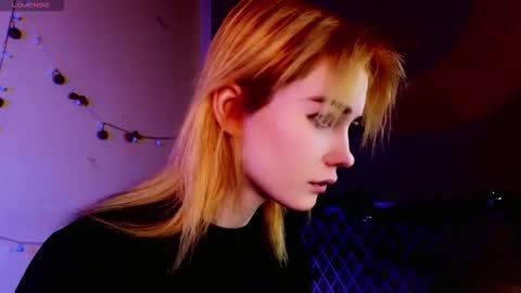 Kira online show from January 7, 10:35 pm