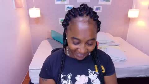 Snapshot of kiara_evanss chatting on October 22, 8:25 pm Kiara online show from October 22, 8:25 pm