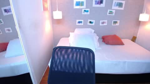 Snapshot of kiara_evanss chatting on January 7, 2:51 pm Kiara online show from January 7, 2:51 pm