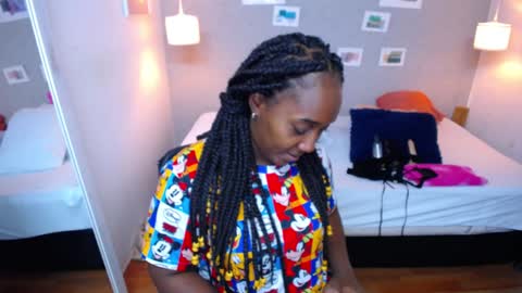 Snapshot of kiara_evanss chatting on December 11, 2:54 pm Kiara online show from December 11, 2:54 pm