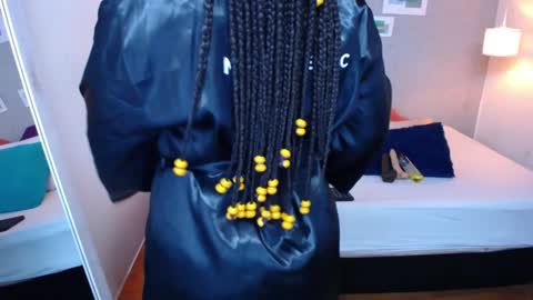 Snapshot of kiara_evanss chatting on December 20, 9:28 pm Kiara online show from December 20, 9:28 pm