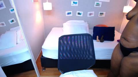 Snapshot of kiara_evanss chatting on January 18, 6:53 pm Kiara online show from January 18, 6:53 pm