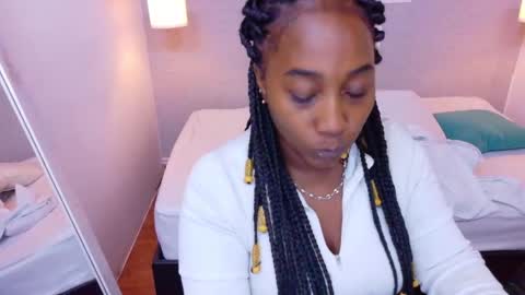 Snapshot of kiara_evanss chatting on September 24, 3:16 am Kiara online show from September 24, 3:16 am