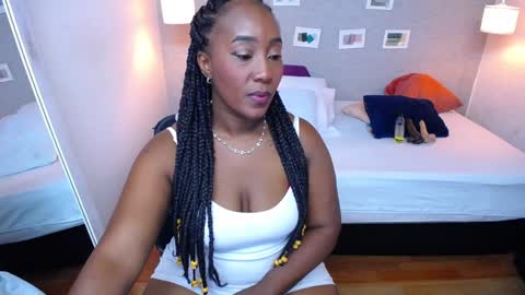 Snapshot of kiara_evanss chatting on December 23, 8:47 pm Kiara online show from December 23, 8:47 pm