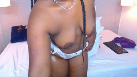 Snapshot of kiara_evanss chatting on February 5, 10:01 pm Kiara online show from February 5, 10:01 pm