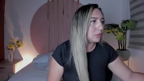 K I A R A  online show from October 25, 3:58 am