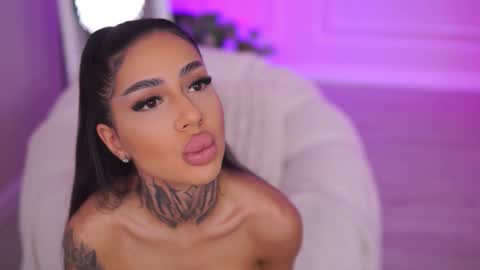 kiara_moreno online show from November 2, 11:57 am