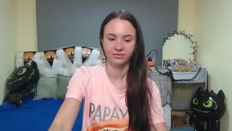 Snapshot of kiaracriegs chatting on October 16, 6:32 pm Kara online show from October 16, 6:32 pm