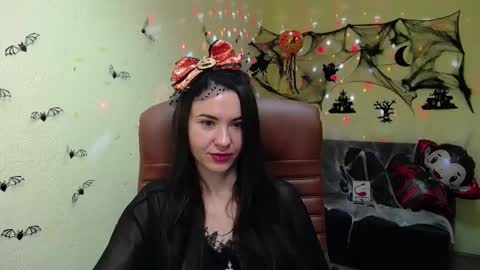 Snapshot of kiaracriegs chatting on October 28, 6:57 pm Kara online show from October 28, 6:57 pm