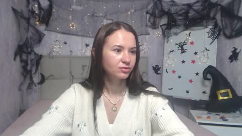 Snapshot of kiaracriegs chatting on October 18, 7:04 pm Kara online show from October 18, 7:04 pm