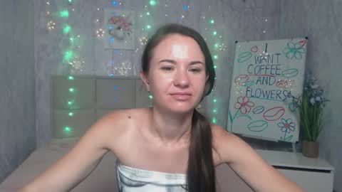 Snapshot of kiaracriegs chatting on September 18, 7:01 pm Kara online show from September 18, 7:01 pm