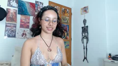 kiaralenon online show from November 8, 12:37 am