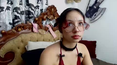 Snapshot of kiaralenon chatting on December 7, 10:17 pm kiaralenon online show from December 7, 10:17 pm