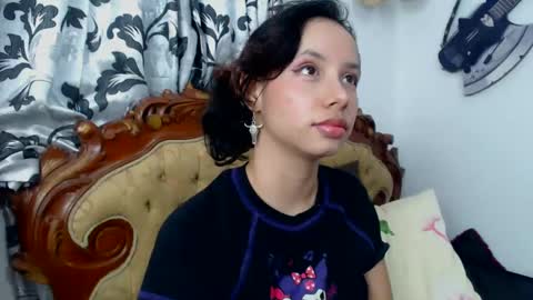 Snapshot of kiaralenon chatting on February 15, 12:48 am kiaralenon online show from February 15, 12:48 am