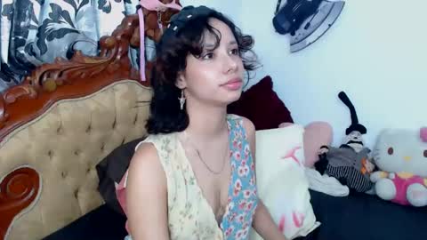 Snapshot of kiaralenon chatting on February 11, 12:06 am kiaralenon online show from February 11, 12:06 am
