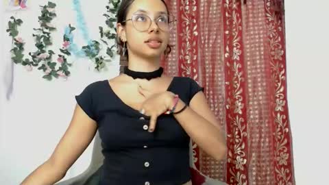 kiaralenon online show from February 22, 12:11 am