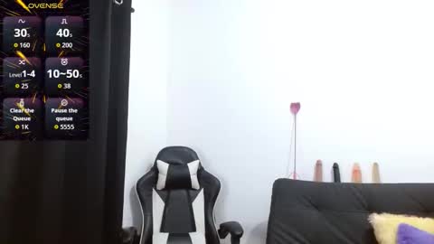 Snapshot of kiararider chatting on October 5, 2:27 am KiaraRider online show from October 5, 2:27 am