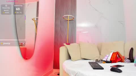 Snapshot of kiaratentation chatting on October 29, 8:44 pm kiaratentation online show from October 29, 8:44 pm