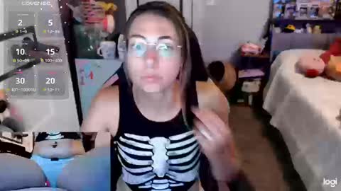 Kiersten online show from September 25, 3:33 pm