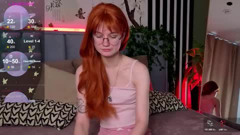 kiki_blue_eyes online show from September 24, 4:55 am