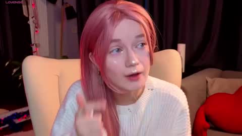 kiki_blue_eyes online show from January 6, 4:27 am