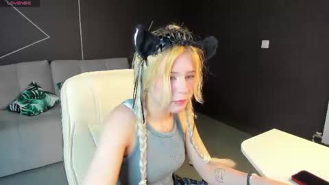 Jessica online show from June 28, 12:23 pm
