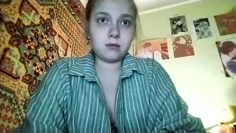 kikibang_ online show from April 3, 7:12 pm