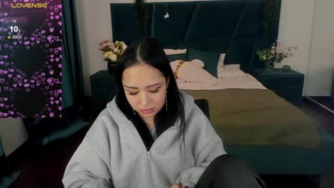 Kim online show from December 22, 6:04 pm
