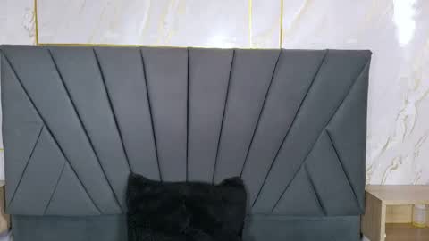 kim  online show from November 2, 7:06 pm