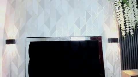 kim  online show from October 8, 7:51 pm