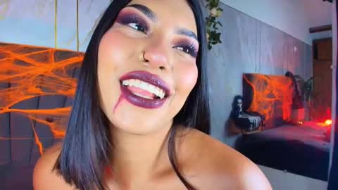 kim  online show from October 18, 9:49 pm