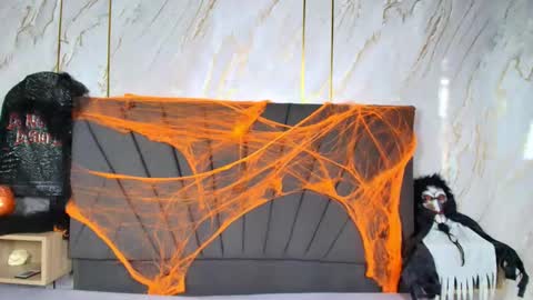 kim  online show from October 20, 7:06 pm