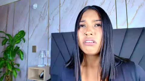 kim  online show from October 4, 9:08 pm