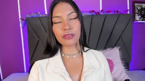 kim  online show from January 5, 8:52 pm