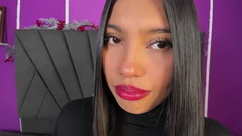 kim  online show from January 31, 7:51 pm