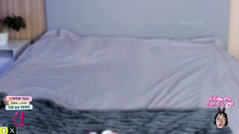 Kim Joi online show from April 6, 1:01 pm