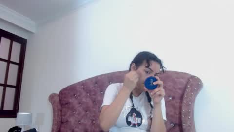 Snapshot of kim_lennon chatting on February 14, 11:53 am K I M online show from February 14, 11:53 am