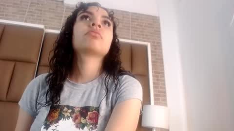 Snapshot of kim_lennon chatting on February 27, 2:00 pm K I M online show from February 27, 2:00 pm